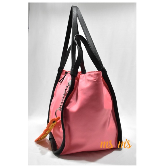 NWT Marc Jacobs Nylon tote W keychain - Picture 3 of 7